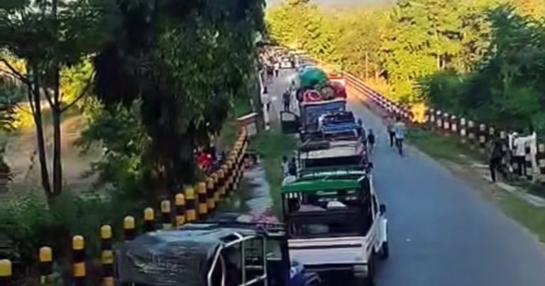 সব পর্যটক নির্ধারিত সময়ের আগেই সাজেক ত্যাগ করেন